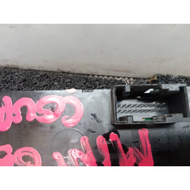 Recambio de mando elevalunas delantero izquierdo para bmw mini (r50,r53) 1.6 16v cat referencia OEM IAM RG21838001 37223A 613169 4
