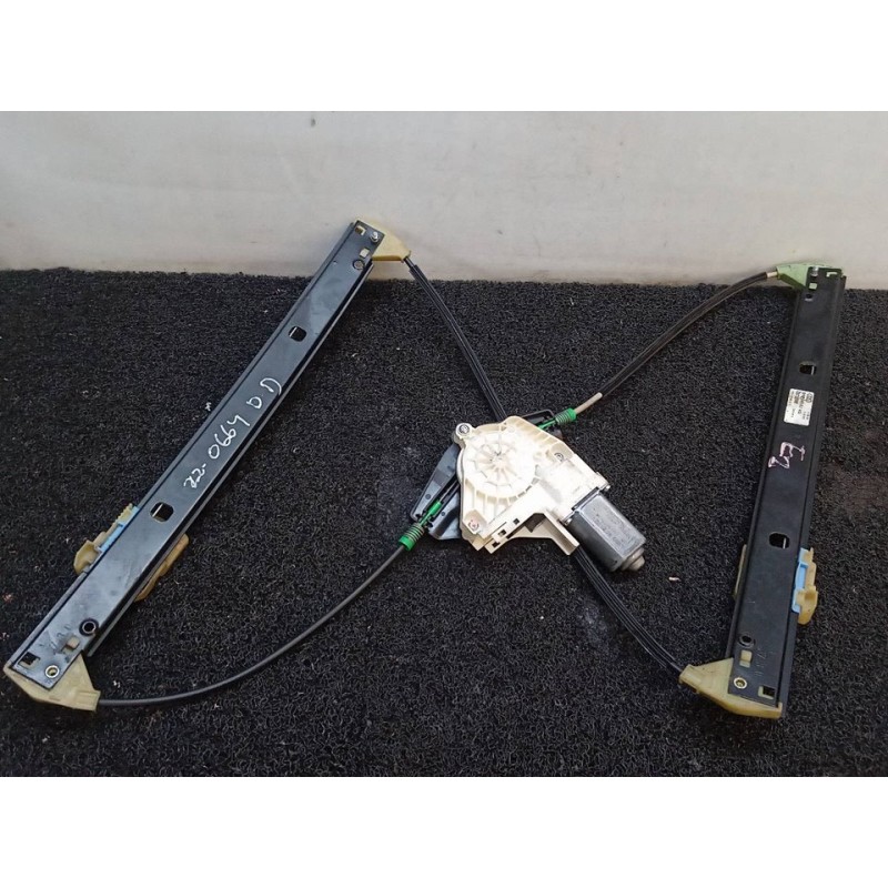 Recambio de elevalunas delantero derecho para audi a4 ber. (b8) e referencia OEM IAM 8K0959802A  