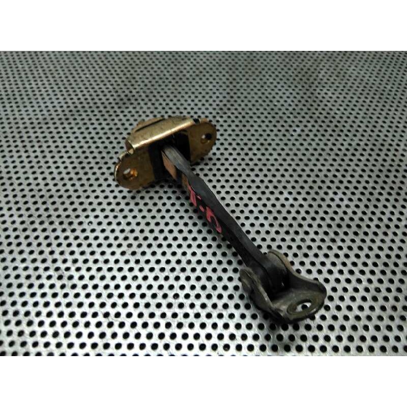 Recambio de retenedor puerta trasera derecha para nissan primera berlina (p12) 1.6 cat referencia OEM IAM   
