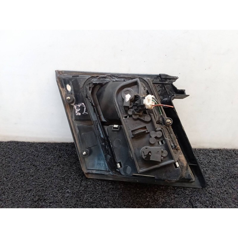 Recambio de piloto trasero derecho interior para nissan primera berlina (p11) gx referencia OEM IAM 23070204 2