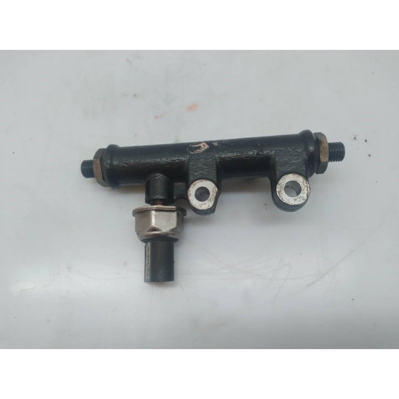 Recambio de rampa inyectora para peugeot 407 feline referencia OEM IAM 4R8Q9C066AE A2C20001297 