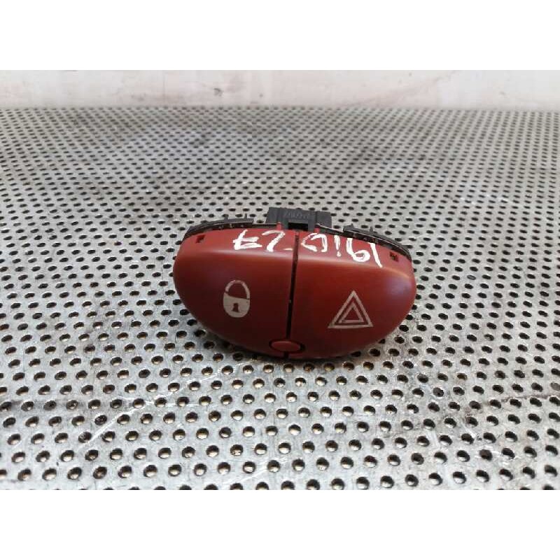 Recambio de warning para peugeot 206 berlina xs referencia OEM IAM 40377877  VALEO