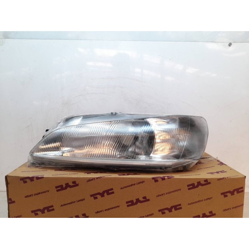Recambio de faro izquierdo para peugeot 306 berlina 3/4/5 puertas (s2) referencia OEM IAM 205272082 28884 