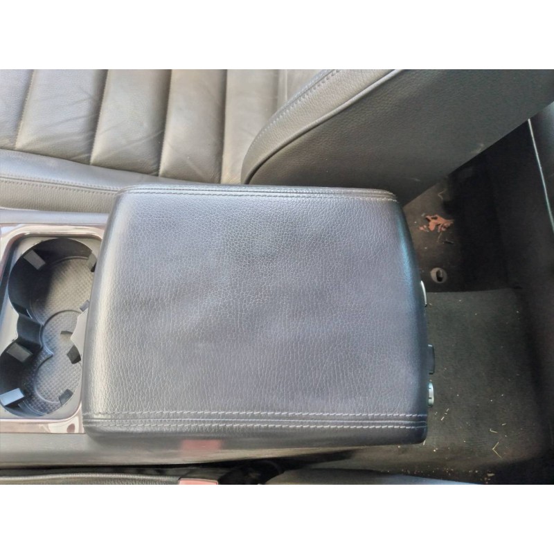 Recambio de apoyabrazos central para volkswagen touareg (7la) tdi v10 referencia OEM IAM   