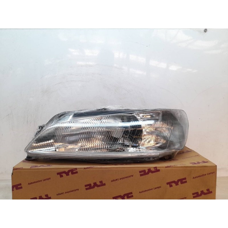 Recambio de faro izquierdo para peugeot 306 berlina 3/4/5 puertas (s2) referencia OEM IAM 205272082 28886 
