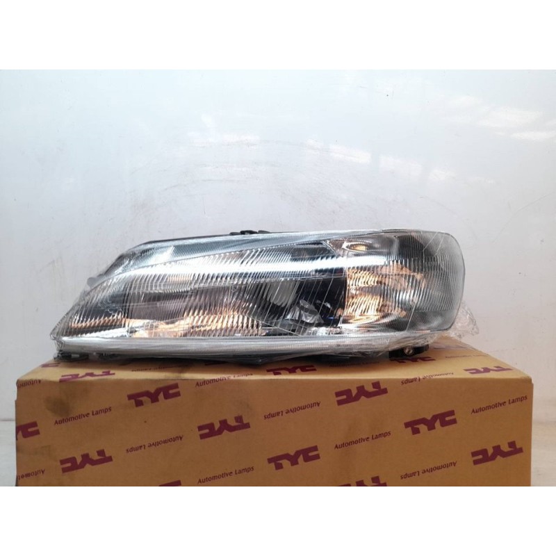 Recambio de faro izquierdo para peugeot 306 berlina 3/4/5 puertas (s2) referencia OEM IAM 205272082 28889 